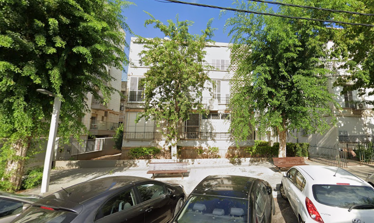 דניאל 28, בת ים